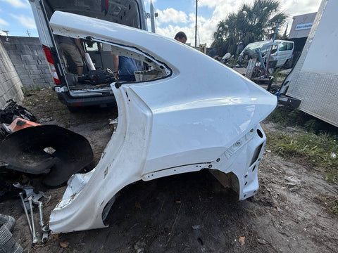 2019-2024 Lamborghini urus rear clip / left and right quarter panel