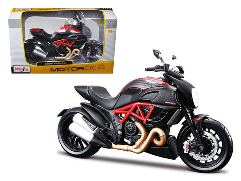 Ducati Diavel Carbon Bike 1/12 Diecast Motorcycle Model by Maisto