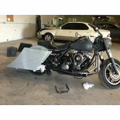 Harley Bagger 8″ Stretched SaddleBags + Fender No Cut Outs + Dual 6.5" Lids