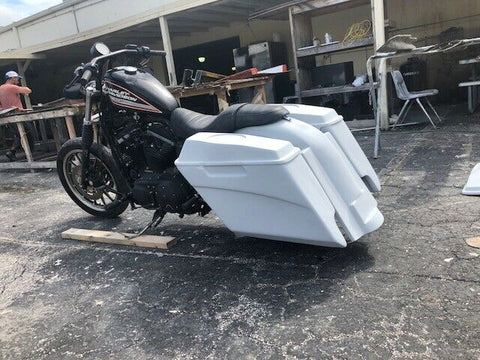 Harley Sportster 883/Dyna/Sportster 5″ Dual Cut Saddlebags Kit + 6.5 Speaker Lid