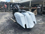 Harley Sportster 883 / Dyna / Sportster 5″ Dual Cut Out Saddlebags Kit + Lids
